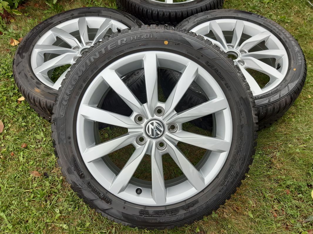 Zimní kola originál Volkswagen Golf 5 6 7 Dijon ET49 7J X 17 včetně zimních pneu Volkswagen OEM