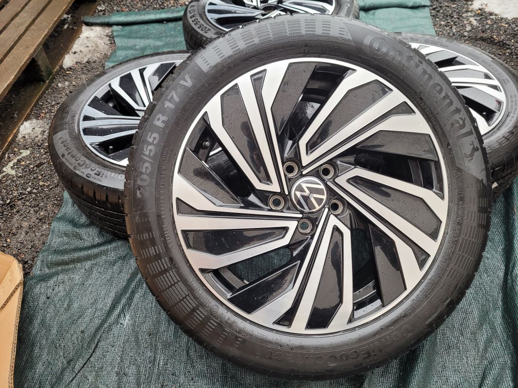 Letní sada alu kol originál pro Volkswagen Golf 8 / Octavia, Jetta 7J x 17 ET46 Volkswagen OEM