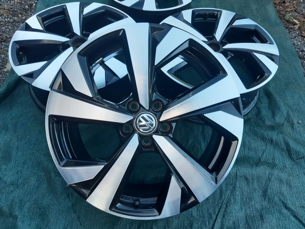 Sada disků originál Volkswagen VW GalwayT-Cross Taigo ET39 6,5J x 17 Volkswagen OEM