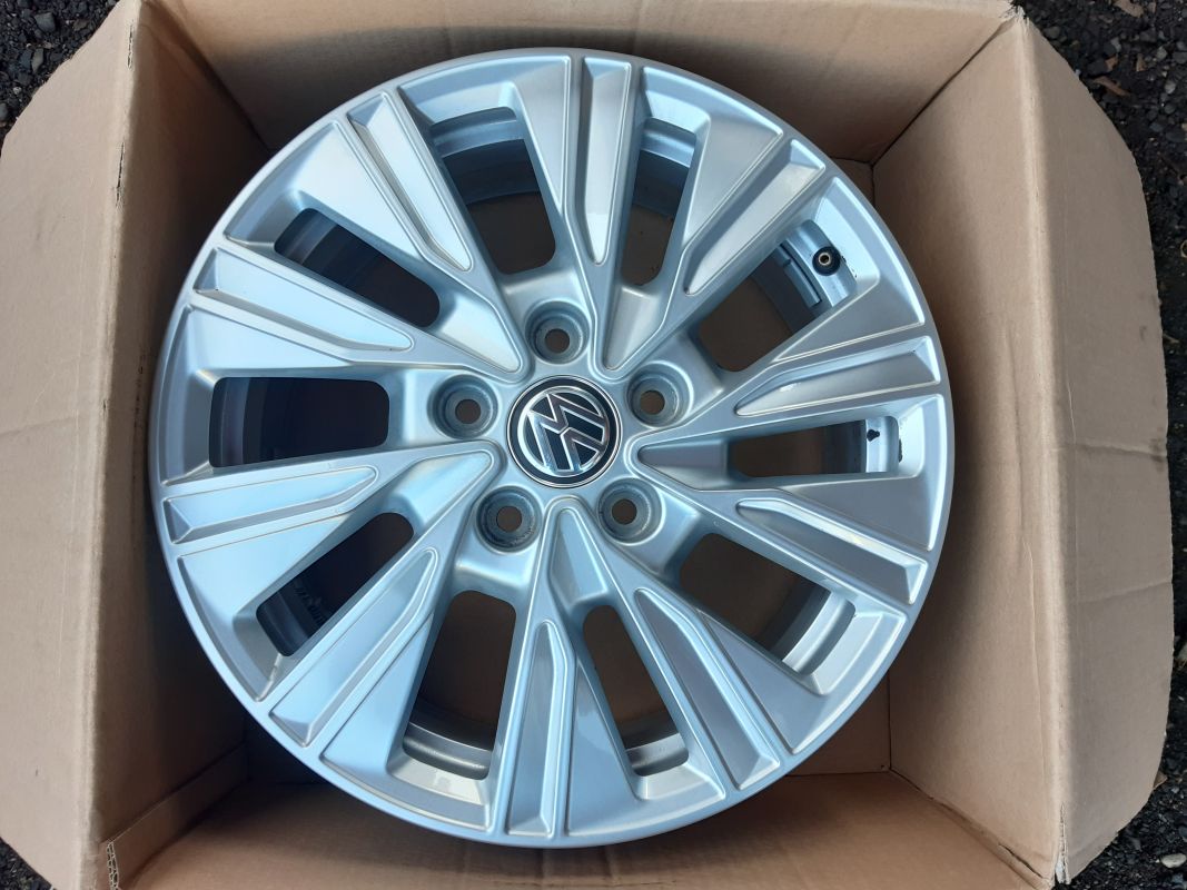 Sada nových kovaných kol Volkswagen Transporter T7 Multivan, Caravelle Crafter ET60 6,5J x 17 7T0601025a 5x120 Volkswagen OEM