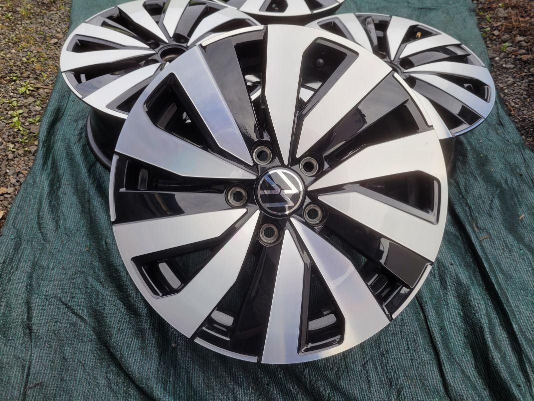 Sada disků originál VW Hamburg Touran ET48 6,5J x 16 5TA601025S Volkswagen OEM