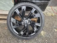 Nová Zimní kola originál Volkswagen Golf Bergamo černé ET51 7,5J X 18 včetně zimních pneu Pirelli | ET51