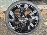 Nová Zimní kola originál Volkswagen Golf Bergamo černé ET51 7,5J X 18 včetně zimních pneu Pirelli Volkswagen OEM