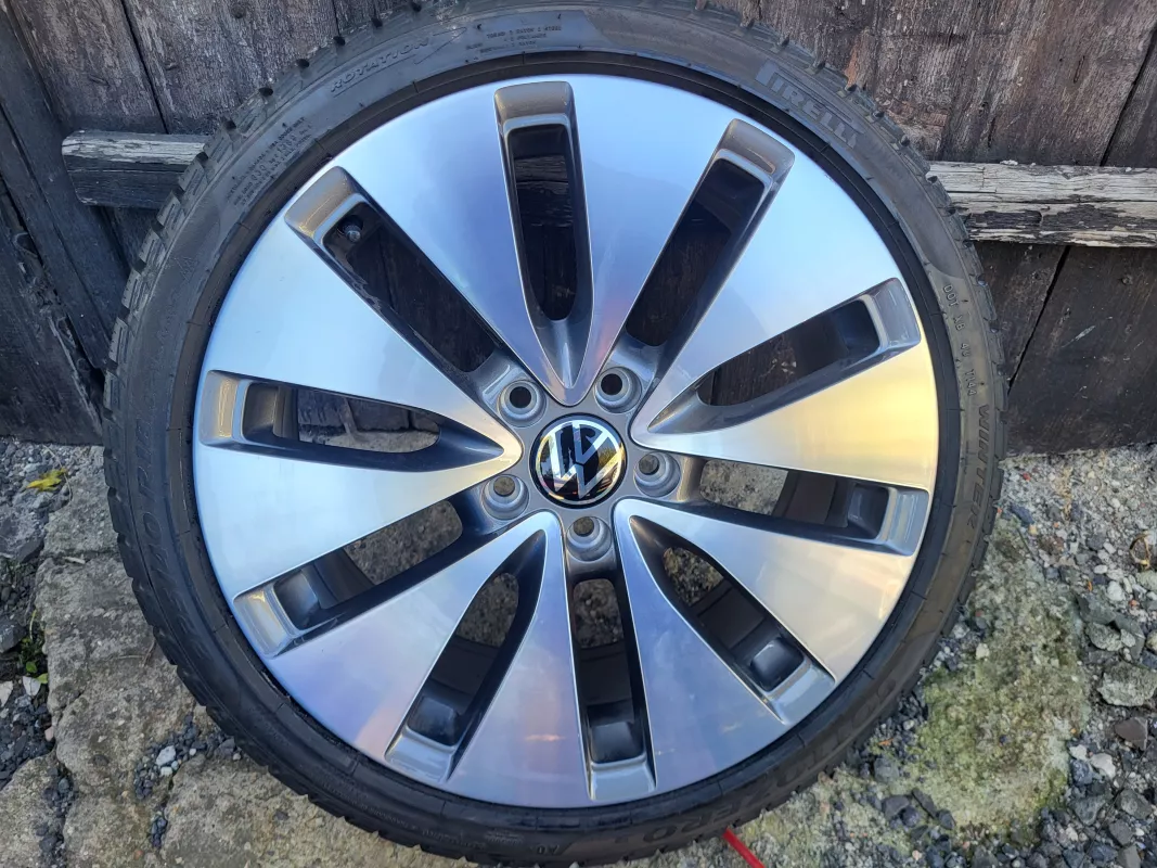 Nová Zimní kola originál Volkswagen Golf Bilbao ET51 7,5J X 18 včetně zimních pneu Pirelli Volkswagen OEM