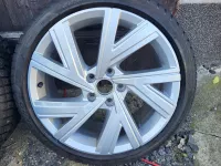 Zimní kola originál Volkswagen Golf Bergamo silver ET51 7,5J X 18 včetně zimních pneu Pirelli Volkswagen OEM