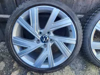 Zimní kola originál Volkswagen Golf Bergamo silver ET51 7,5J X 18 včetně zimních pneu Pirelli Volkswagen OEM