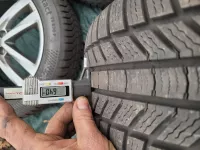 Zimní sada alu kol originál Volkswagen Touran Salvador ET52 6,5j x 17 Pirelli 215/55/17 Volkswagen OEM